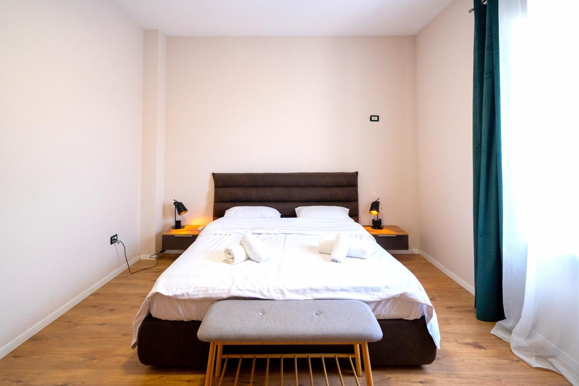 Colorful Comfy Condo Central Tirana Extérieur photo