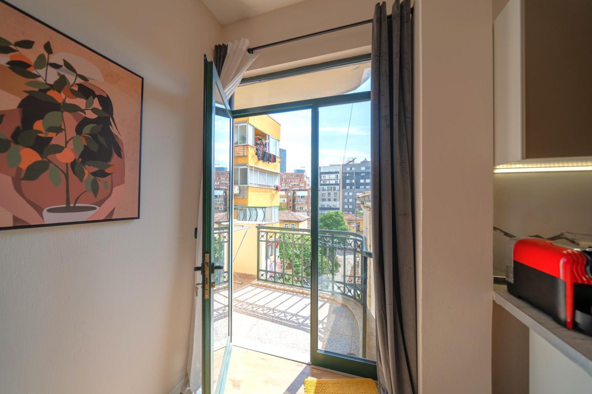 Colorful Comfy Condo Central Tirana Extérieur photo